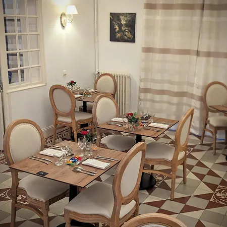 Otel Au Clos Paille Posay 3*