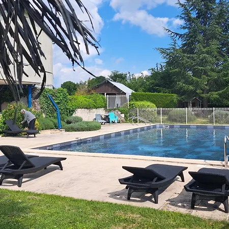 Au Clos Paille Posay 호텔 라로슈포세이