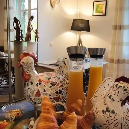 Au Clos Paille Posay 3* 라로슈포세이