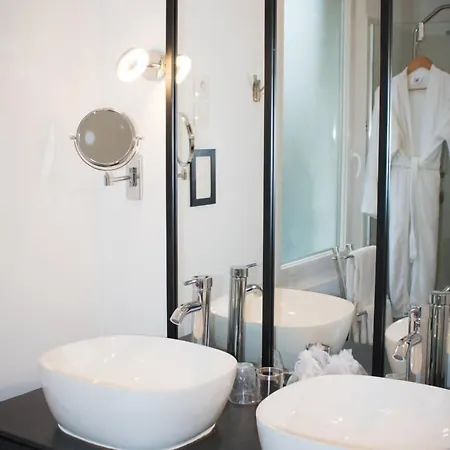 Au Clos Paille Posay Hotel