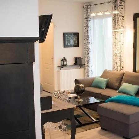 Au Clos Paille Posay Apartment *