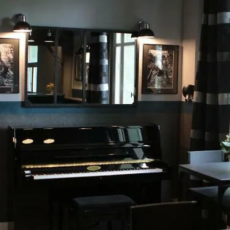 Hotel Logis & Restaurant Au Clos Paille Posay La Roche-Posay