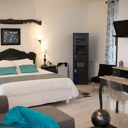 Au Clos Paille Posay Apartmán *