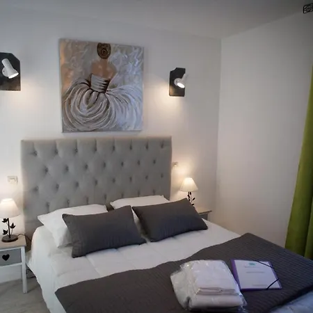 Logis & Restaurant Au Clos Paille Posay