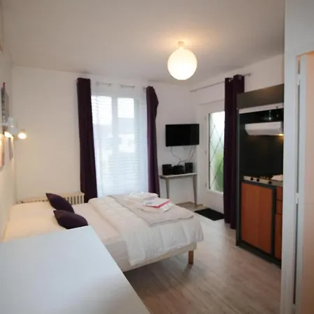 Logis & Restaurant Au Clos Paille Posay