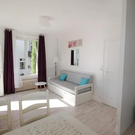 Au Clos Paille Posay Apartmán