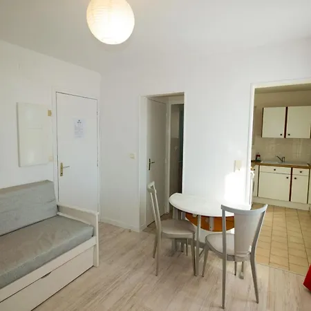 Au Clos Paille Posay Apartmán *