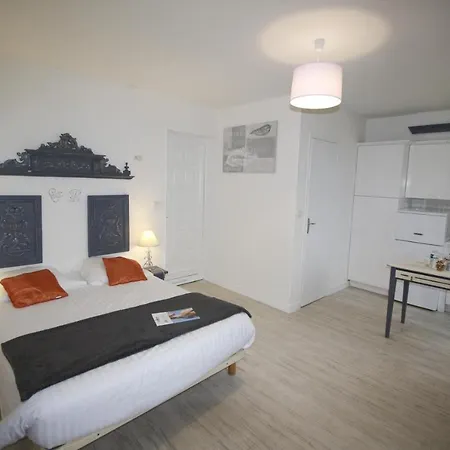 Au Clos Paille Posay Otel
