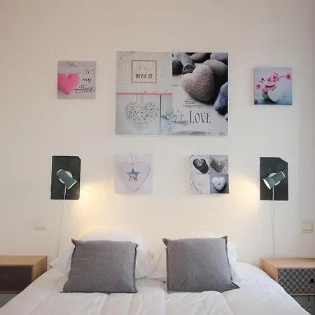 Au Clos Paille Posay 公寓