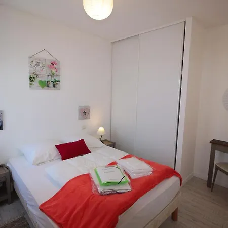 Hotel Au Clos Paille Posay 3*