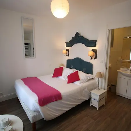 Hotel Logis & Restaurant Au Clos Paille Posay La Roche-Posay