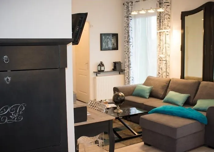 Au Clos Paille Posay Apartment *