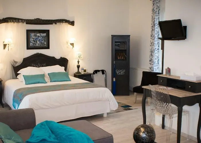 Au Clos Paille Posay Apartment *