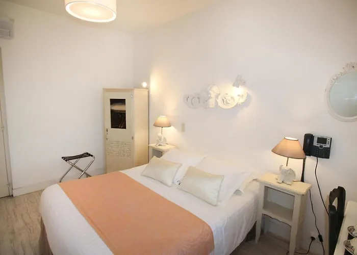 Appartement Logis Hôtel&restaurant Au Clos Paillé Charme&caractère