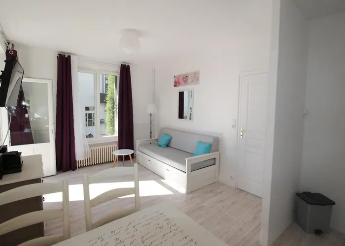 Au Clos Paille Posay Apartment