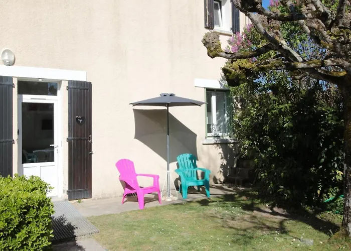 Appartement Logis Hôtel&restaurant Au Clos Paillé Charme&caractère *