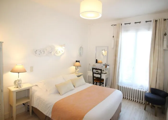 Au Clos Paille Posay Apartment *