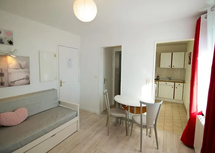 Au Clos Paille Posay Apartment *